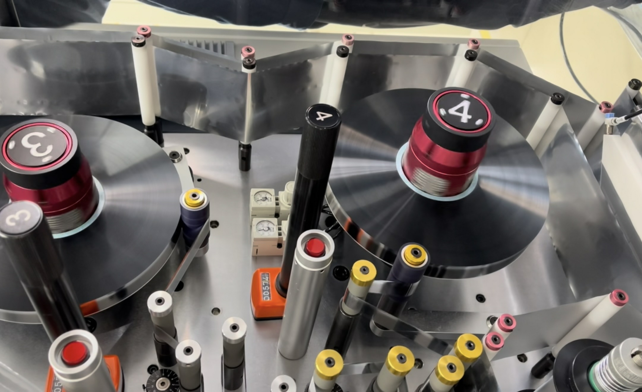 หลักการทำงานของวัสดุอิเล็กทริกตัวเก็บประจุและการเพิ่มประสิทธิภาพประสิทธิภาพ