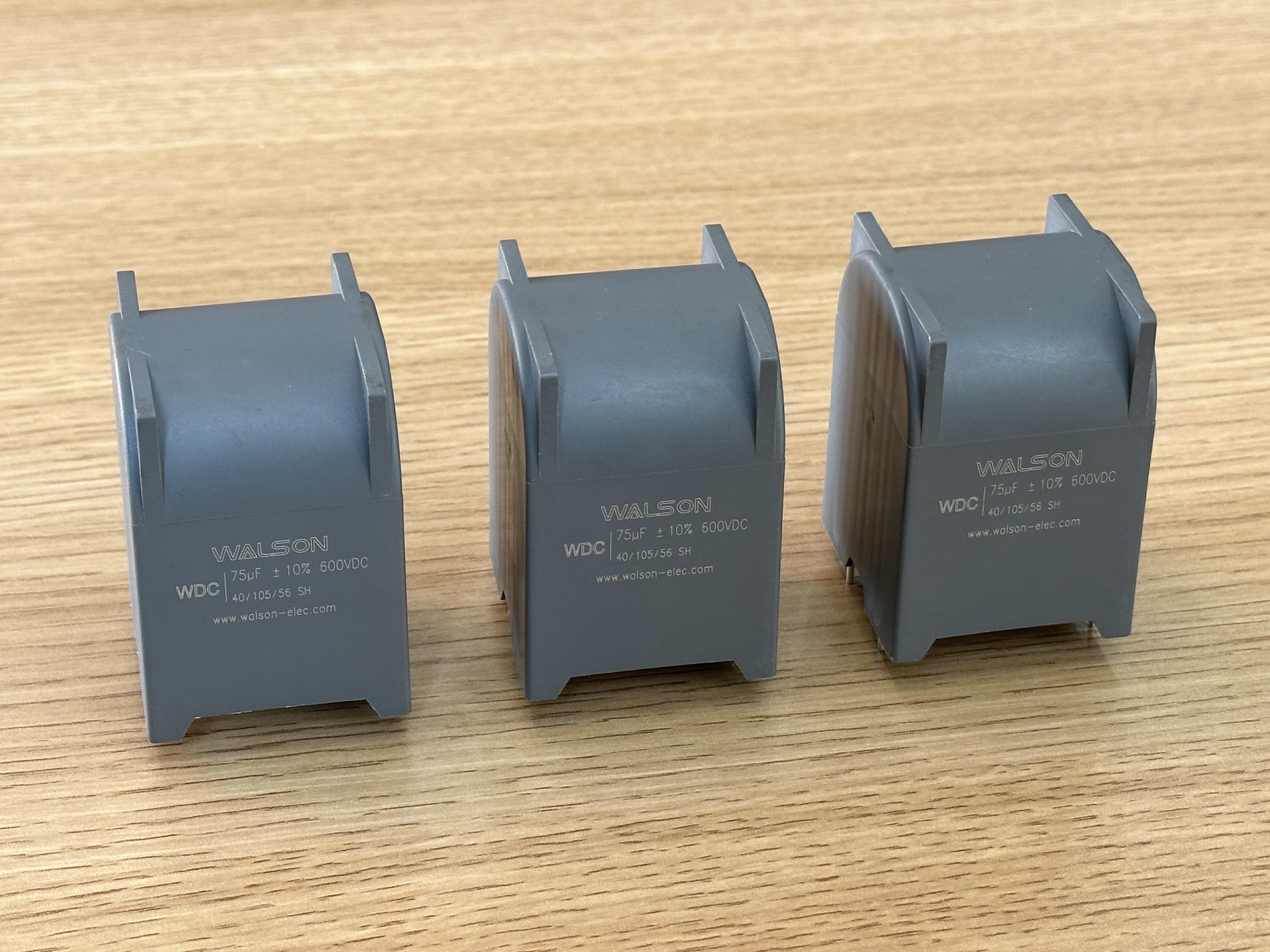 การตีความพารามิเตอร์ ESR/ESL ของตัวเก็บประจุแบบฟิล์มและผลกระทบที่สำคัญต่อการทำงานของอุปกรณ์